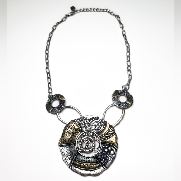 Efm Silver and Gold Metal Necklace ~ Women’s Medallion Statement Jewelry - Picture 2 of 6